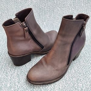 AGL Gray Leather Ankle Boots, Made In Italy, sz EU 38.5